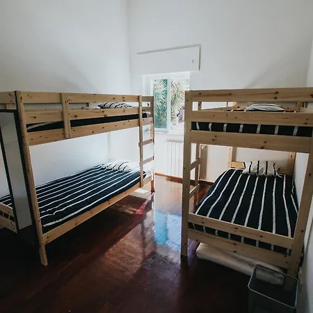Albergue 7 Waves Surf *